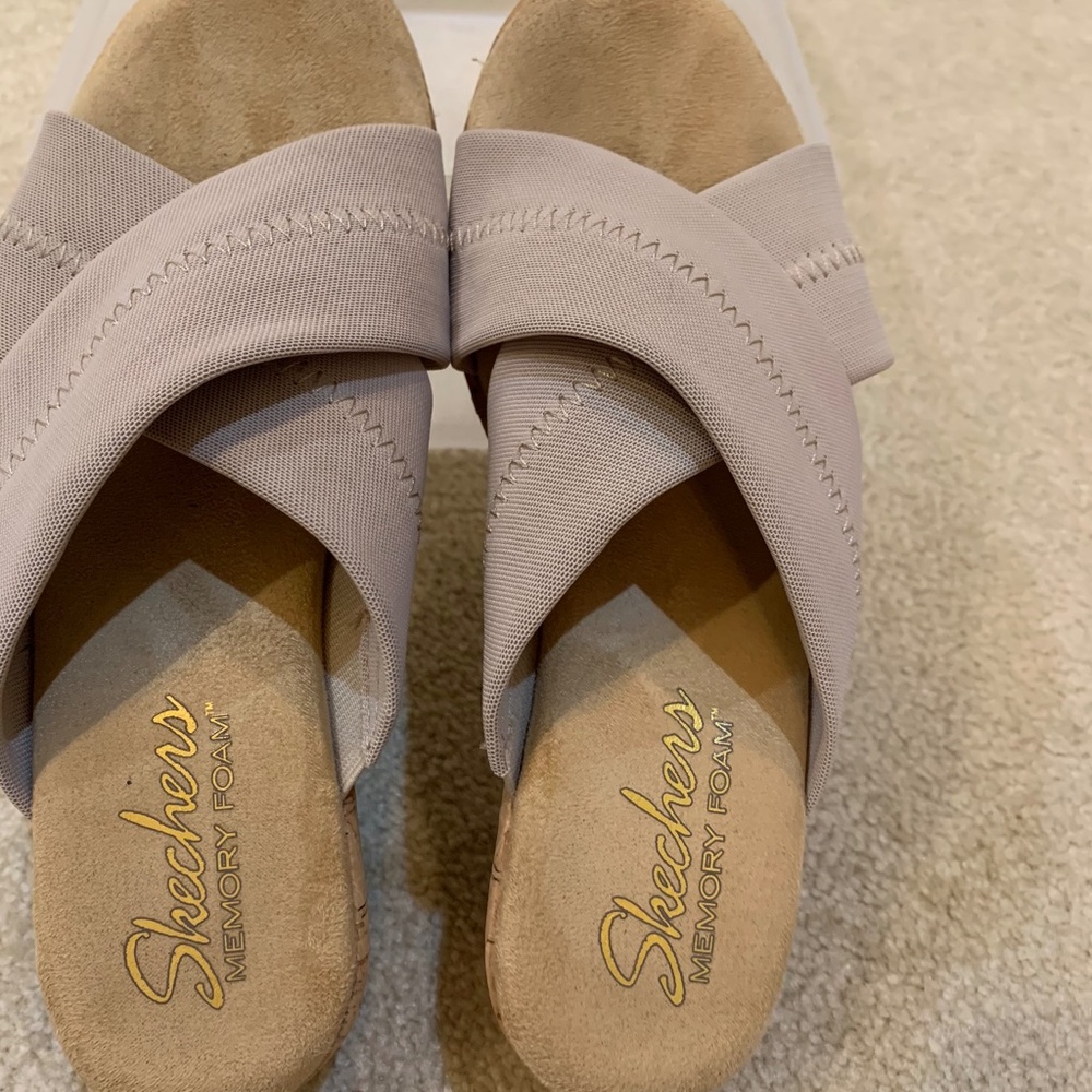 Ladies wedge size 6